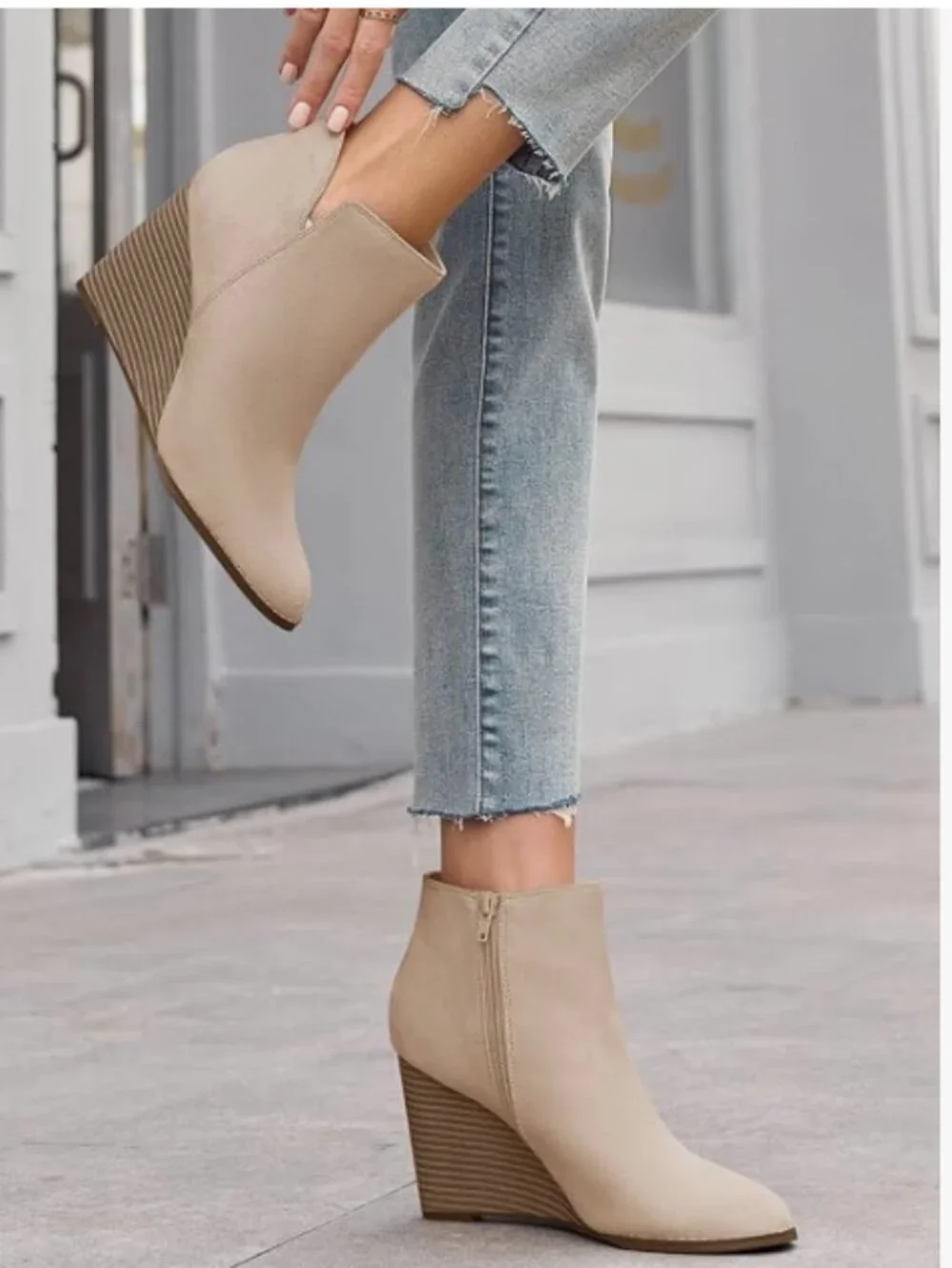 Women's V Cut Wedge Ankle Booties Zip-up Closed Toe Stacked Heel Faux Suede